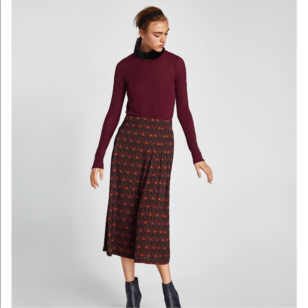 Zara Geometric printed midi skirt - Picture 3 of 10